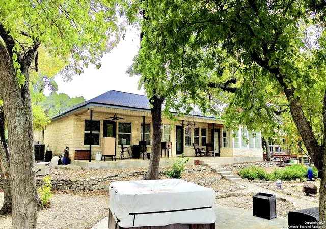 Photo 2 of Sale Pending at 342 Brooklynn Ln, Canyon Lake, TX 78133 | MLS# 1827207 | Listing updated on 2025-10-31
