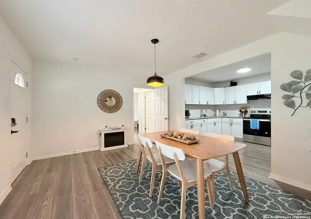 Photo 3 of Single family home for sale at 2202 Hays St, San Antonio, TX 78202 | MLS# 1827418 | Listing updated on 2026-01-31