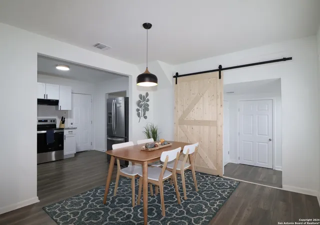 Photo 4 of Single family home for sale at 2202 Hays St, San Antonio, TX 78202 | MLS# 1827418 | Listing updated on 2026-01-31