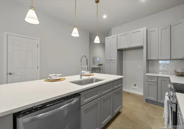 Photo 3 of Condo for sale at 1002 Morningside Dr #4, San Antonio, TX 78209 | MLS# 1827511 | Listing updated on 2025-03-13