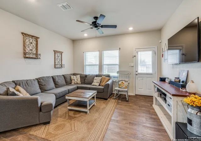 2nd image of 292 Middle Green Loop, Floresville, TX 78114 | MLS# 1827630