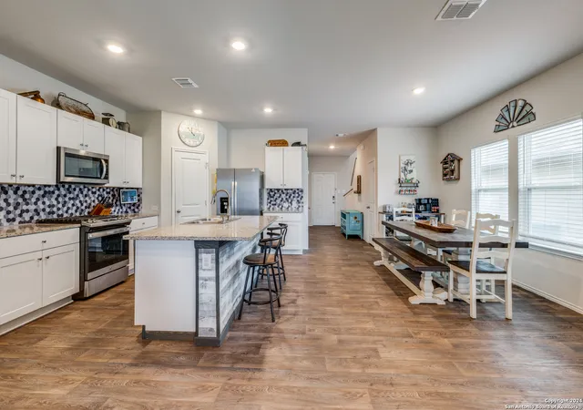 5th image of 292 Middle Green Loop, Floresville, TX 78114 | MLS# 1827630