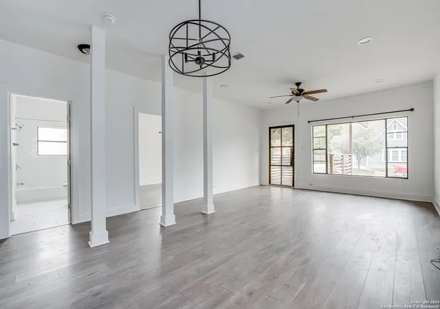 4th image of 633 W Lullwood Ave, San Antonio, TX 78212 | MLS# 1827678