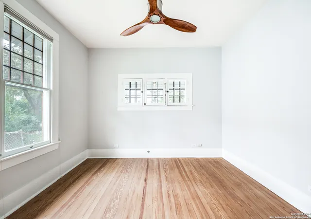 Photo 3 of Single family home for sale at 1106 Blanco Rd, San Antonio, TX 78212 | MLS# 1827775 | Listing updated on 2025-03-14