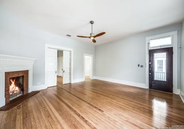 Photo 4 of Single family home for sale at 1106 Blanco Rd, San Antonio, TX 78212 | MLS# 1827775 | Listing updated on 2025-03-14