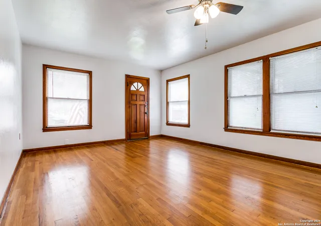 Photo 1 of Single family home for sale at 974 Baker, Seguin, TX 78155 | MLS# 1828071 | Listing updated on 2025-03-19