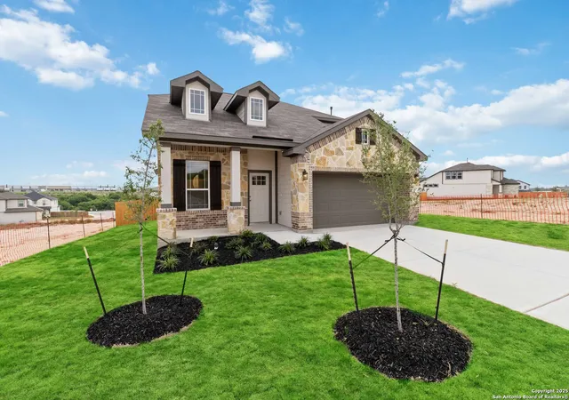Photo 3 of Sale Pending at 179 Ashley Loop, San Antonio, TX 78253 | MLS# 1828163 | Listing updated on 2025-11-03