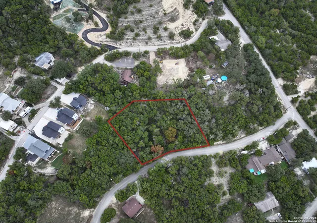 Photo 2 of Sale Pending at 566 Contour Dr, Canyon Lake, TX 78133 | MLS# 1828243 | Listing updated on 2025-11-10
