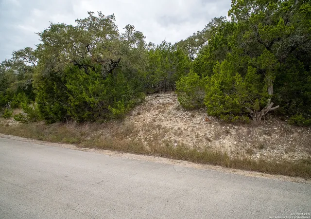 Photo 3 of Sale Pending at 566 Contour Dr, Canyon Lake, TX 78133 | MLS# 1828243 | Listing updated on 2025-11-10