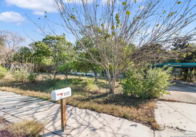 Photo 3 of Manufactured home for sale at 5122 Farr Dr, San Antonio, TX 78242 | MLS# 1828266 | Listing updated on 2026-01-12