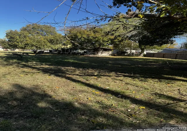 4th image of 1052 Hayselton Ave, New Braunfels, TX 78130 | MLS# 1828321