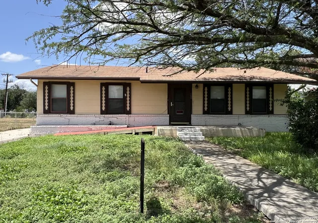 Photo 1 of Sale Pending at 182 Perryman St, New Braunfels, TX 78130 | MLS# 1828536 | Listing updated on 2025-09-24