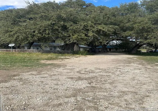 Photo 3 of House for sale at 14075 Sherwood, Atascosa, TX 78002 | MLS# 1828567 | Listing updated on 2025-12-29