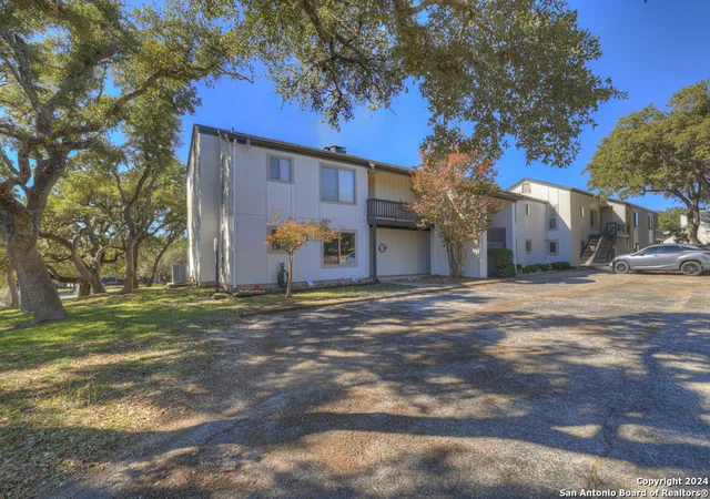 3rd image of 1185 Parkview Dr, Canyon Lake, TX 78133