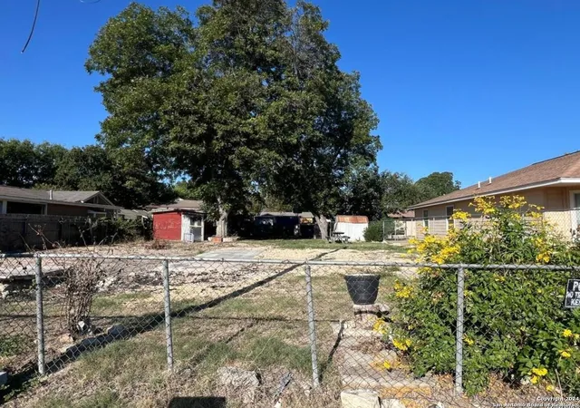 2nd image of 213 S San Horacio Ave, San Antonio, TX 78237 | MLS# 1829484