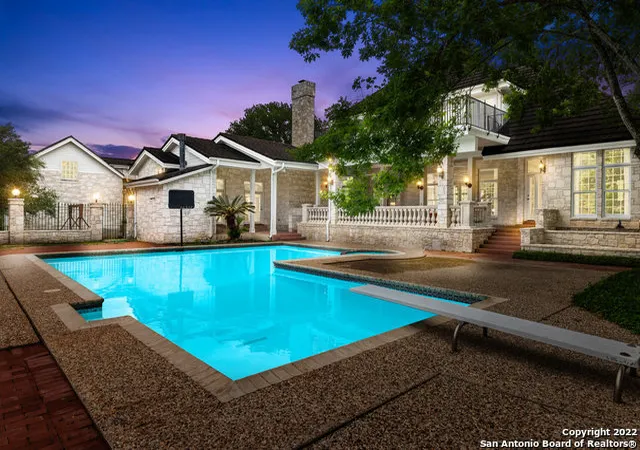 2nd image of 121 Kitty Hawk Rd, Universal City, TX 78148 | MLS# 1830371