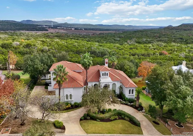 Photo 3 of Single family home for sale at 34 Galleria Dr, San Antonio, TX 78257 | MLS# 1830469 | Listing updated on 2025-12-15