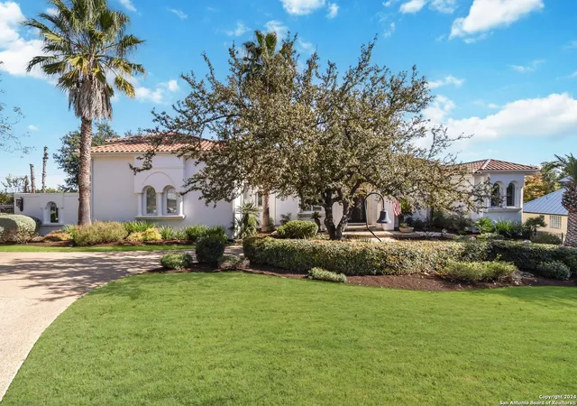 Photo 4 of Single family home for sale at 34 Galleria Dr, San Antonio, TX 78257 | MLS# 1830469 | Listing updated on 2025-12-15