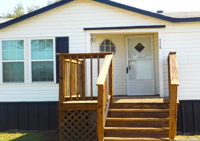 Photo 3 of Sale Pending at 110 Crestfield Dr, Pleasanton, TX 78064 | MLS# 1830506 | Listing updated on 2026-03-25