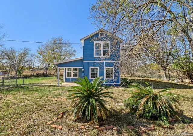 Homes for sale in Devine, TX | 132 Renfro Dr, Devine, TX 78016 | MLS# 1830727