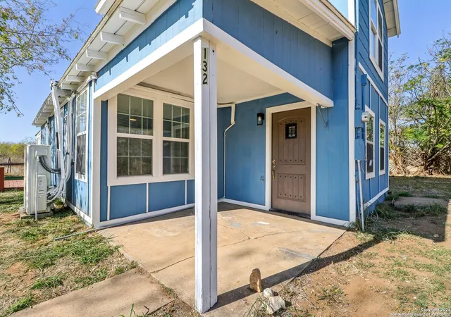 Homes for sale in Devine, TX | 132 Renfro Dr, Devine, TX 78016 | MLS# 1830727
