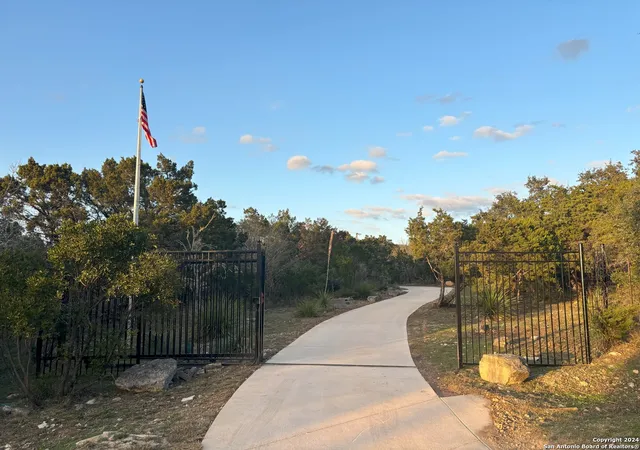 Photo 3 of Single family home for sale at 739 W Oak Estates Dr, San Antonio, TX 78260 | MLS# 1831008 | Listing updated on 2025-01-06
