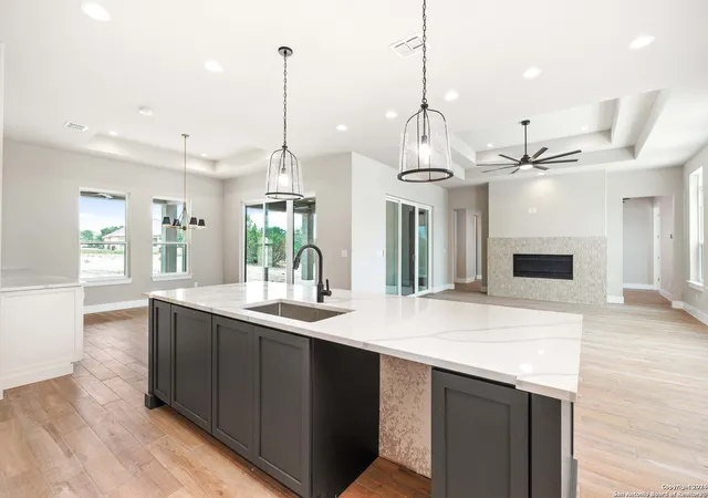 Photo 2 of Single family home for sale at 619 Caballo Trl, Canyon Lake, TX 78133 | MLS# 1831009 | Listing updated on 2025-03-14