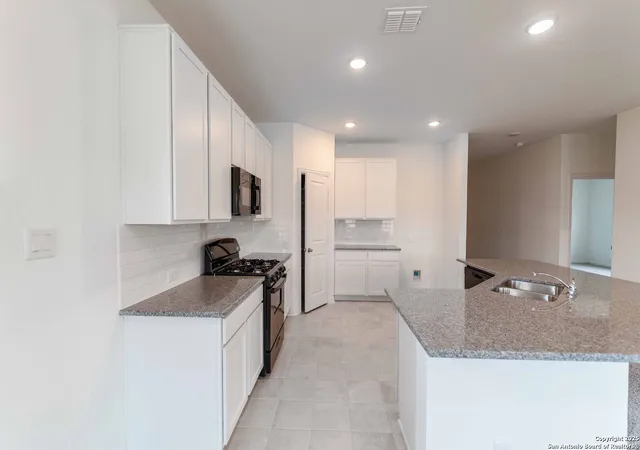 5th image of 258 Ashley Loop, San Antonio, TX 78253 | MLS# 1831475