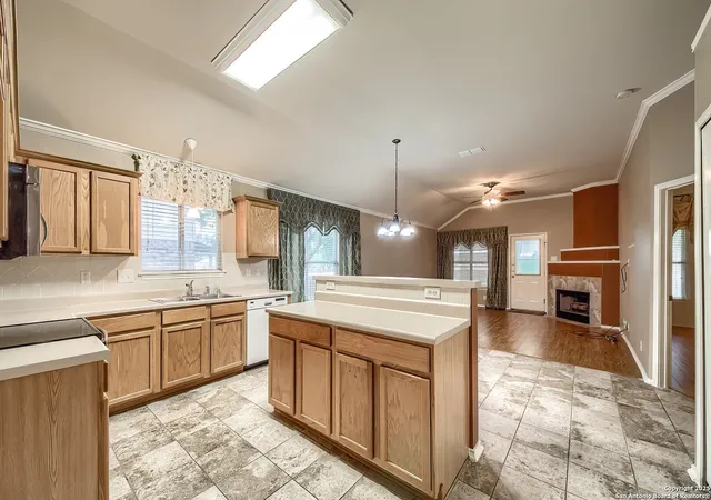 Photo 3 of Single family home for sale at 2513 Woodland Village Pl, Schertz, TX 78154 | MLS# 1831947 | Listing updated on 2025-02-03