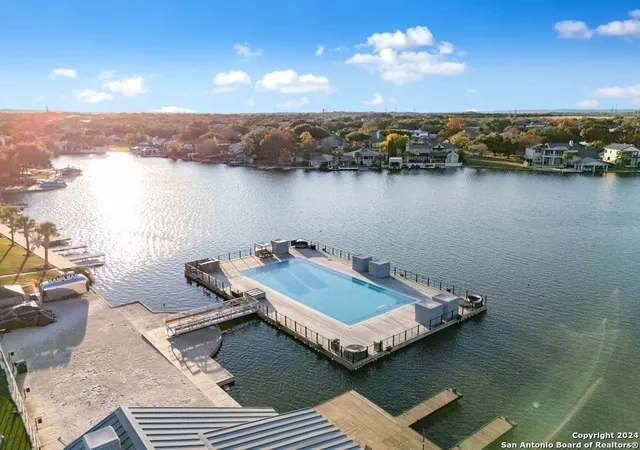 2nd image of 101 W Bank, Horseshoe Bay, TX 78657