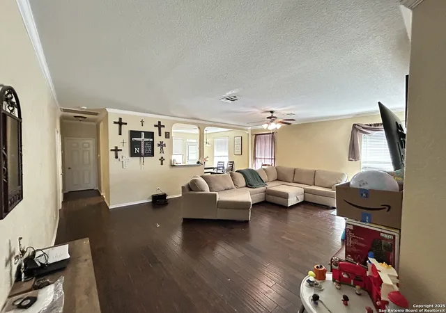 Photo 2 of Single family home for sale at 755 Eagles Gln, Cibolo, TX 78108 | MLS# 1831959 | Listing updated on 2025-09-10