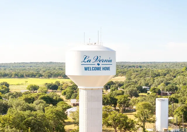 57th image of 124 E Magnolia Cir, La Vernia, TX 78121 | MLS# 1832220