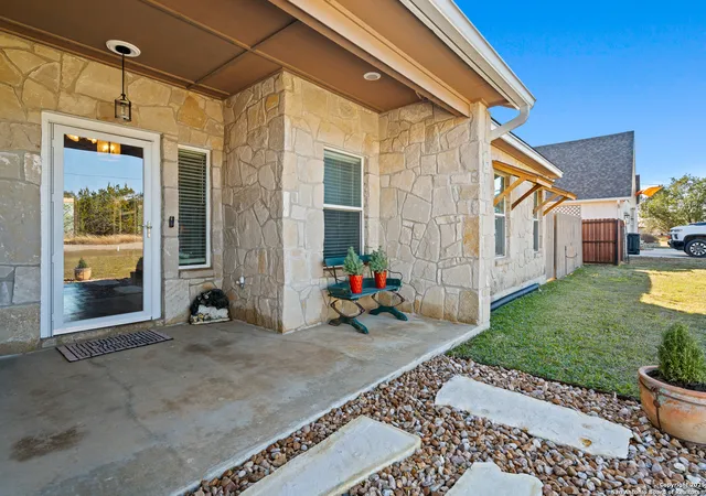 Photo 2 of Single family home for sale at 1536 Kings Ranch Rd, Bandera, TX 78003 | MLS# 1832248 | Listing updated on 2025-10-30