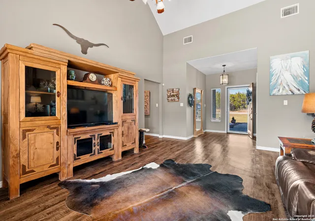 Photo 3 of Single family home for sale at 1536 Kings Ranch Rd, Bandera, TX 78003 | MLS# 1832248 | Listing updated on 2025-10-30