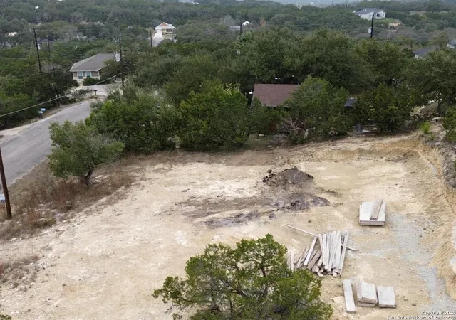 Photo 4 of Land for sale at 472 Ledgeview, Canyon Lake, TX 78133 | MLS# 1832308 | Listing updated on 2026-08-03