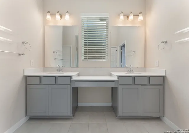 Photo 3 of Single family home for sale at 934 Blue Violet, New Braunfels, TX 78130 | MLS# 1832318 | Listing updated on 2025-03-04