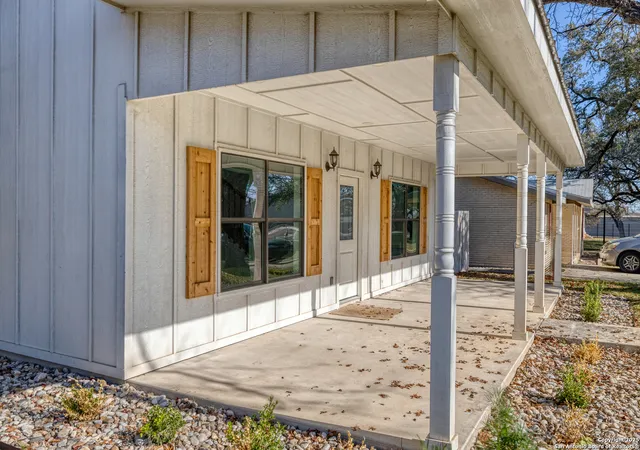 2nd image of 136 W Oak St, Uvalde, TX 78801 | MLS# 1832715
