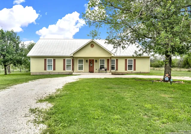 5th image of 1173 Cr 421, Hondo, TX 78861 | MLS# 1832725