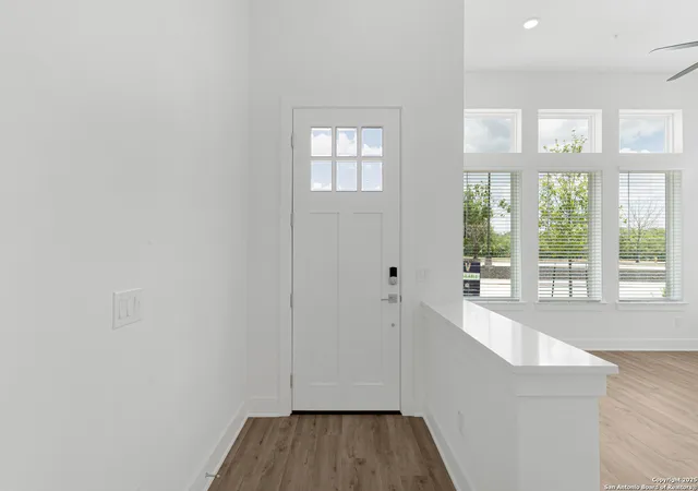 Photo 3 of Sale Pending at 10011 University Way, San Antonio, TX 78224 | MLS# 1832838 | Listing updated on 2026-01-27