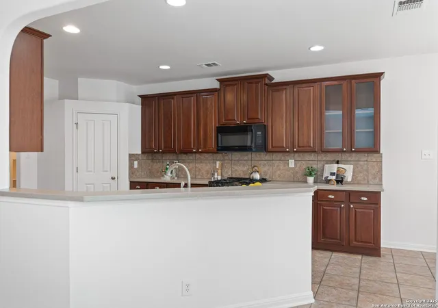 Photo 4 of Sale Pending at 9215 Tyler Oaks, Helotes, TX 78023 | MLS# 1832872 | Listing updated on 2025-10-10