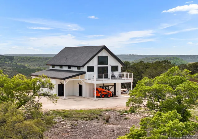 Photo 2 of Single family home for sale at 689 Fm 289, Boerne, TX 78006 | MLS# 1832961 | Listing updated on 2025-09-29
