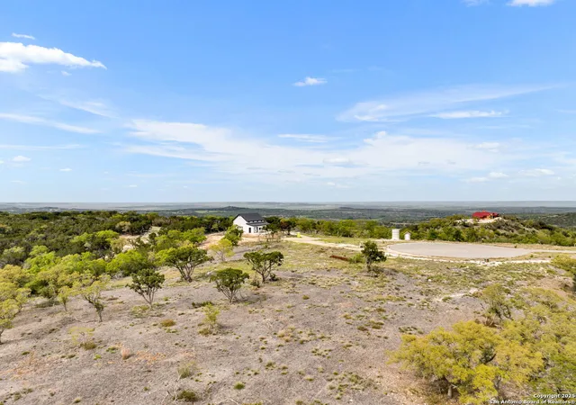 Photo 3 of Single family home for sale at 689 Fm 289, Boerne, TX 78006 | MLS# 1832961 | Listing updated on 2025-09-29