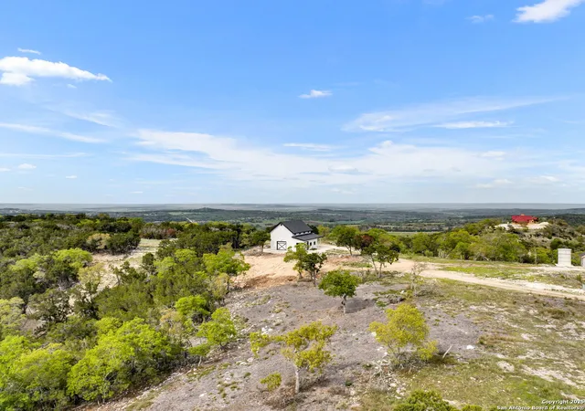 Photo 4 of Single family home for sale at 689 Fm 289, Boerne, TX 78006 | MLS# 1832961 | Listing updated on 2025-09-29