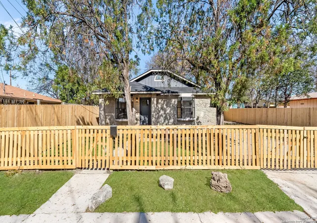 Photo 1 of Single family home for sale at 1111 Hidalgo, San Antonio, TX 78207 | MLS# 1833335 | Listing updated on 2025-03-18
