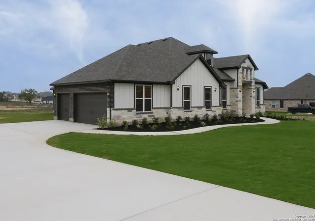 image of 10868 Chestnut Warbler, New Braunfels, TX 78132 | MLS# 1833403