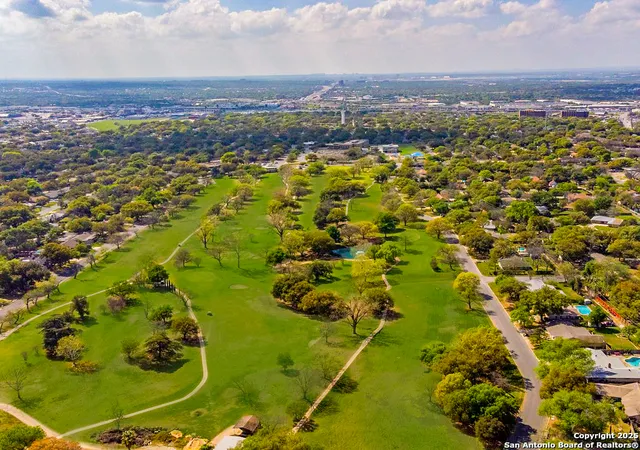 Photo 3 of Single family home for sale at 522 Candleglo, Windcrest, TX 78239 | MLS# 1833645 | Listing updated on 2025-02-27