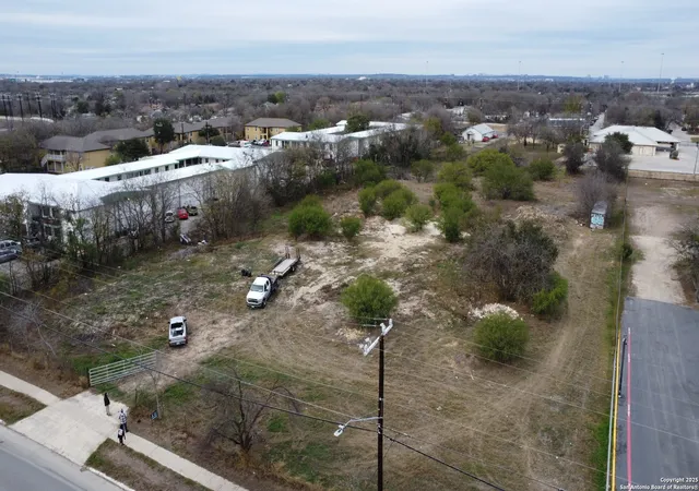 Photo 1 of Sale Pending at 1855 Thompson Pl, San Antonio, TX 78226 | MLS# 1833678 | Listing updated on 2025-08-04