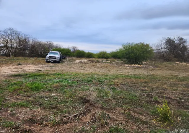 Photo 2 of Sale Pending at 1855 Thompson Pl, San Antonio, TX 78226 | MLS# 1833678 | Listing updated on 2025-08-04