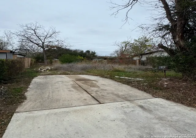 Photo 2 of Land for sale at 415 Brandywine Ave, San Antonio, TX 78228 | MLS# 1833868 | Listing updated on 2025-01-21