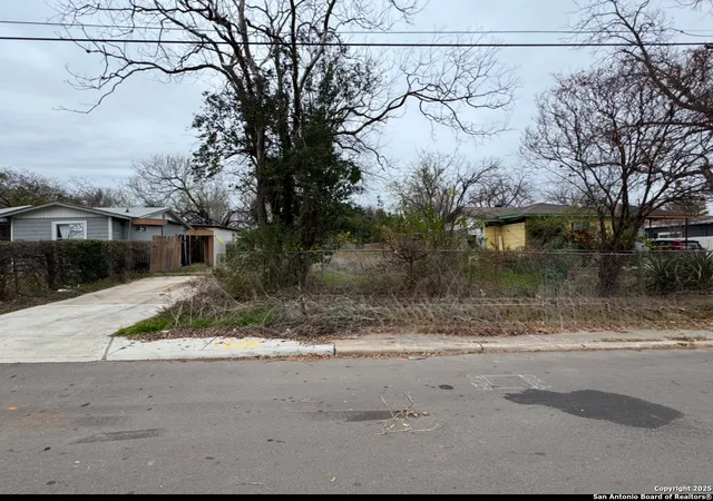 Photo 3 of Land for sale at 415 Brandywine Ave, San Antonio, TX 78228 | MLS# 1833868 | Listing updated on 2025-01-21